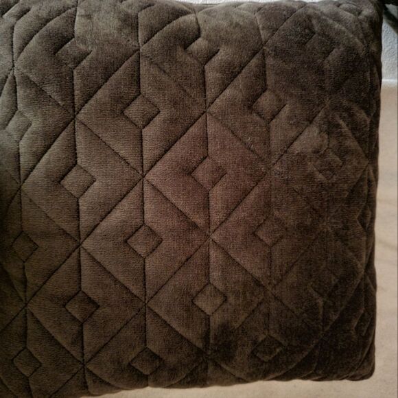 SERENTA- Chestnut Colored Flannel Quilted Coverlet Set- King Size - Picture 3 of 5